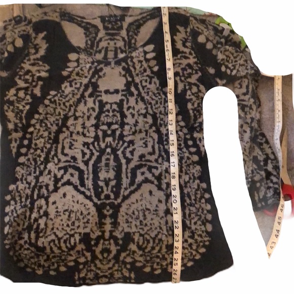 !!Only 1 Left!! Boho Fitted Lite Sweater - Picture 4 of 5
